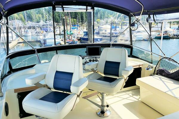 Tollycraft 44 CPMY Yacht For Sale