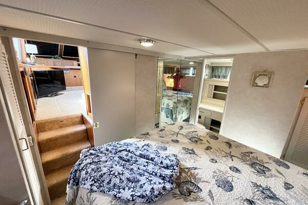 Tollycraft 44 CPMY Yacht For Sale
