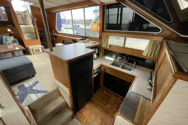 Tollycraft 44 CPMY Yacht For Sale