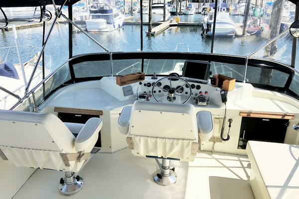 Tollycraft 44 CPMY Yacht For Sale