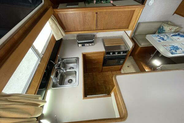 Tollycraft 44 CPMY Yacht For Sale