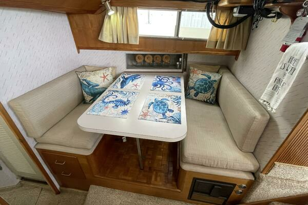 Tollycraft 44 CPMY Yacht For Sale