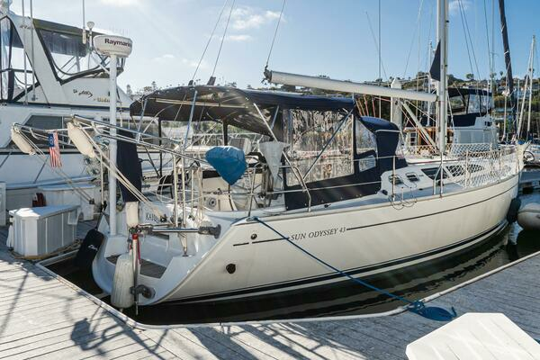 Photo of the 2001 Jeanneau 43 Sun Odessey "Kai Quest"