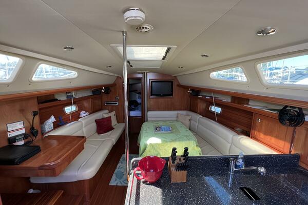 Sweet Pea 39ft Hunter Yacht For Sale