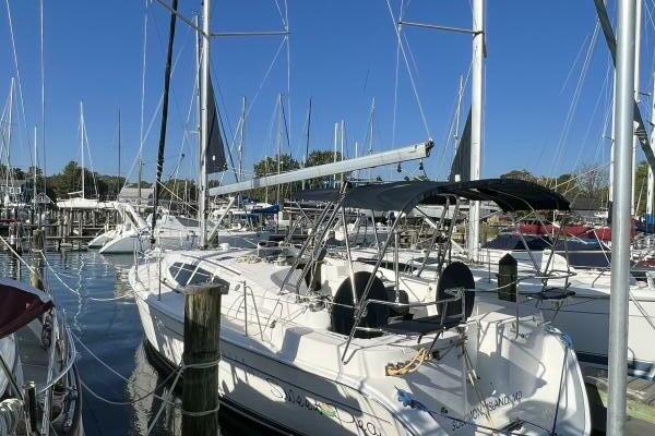 Sweet Pea 39ft Hunter Yacht For Sale