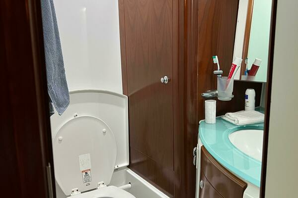 Photo of the 2005 Beneteau Oceanis Clipper 523 "CARINA"