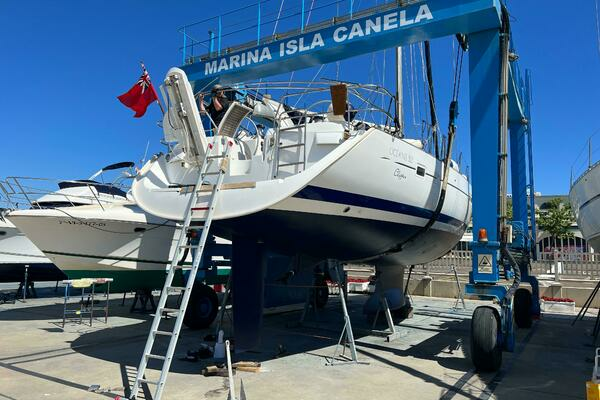Photo of the 2005 Beneteau Oceanis Clipper 523 "CARINA"