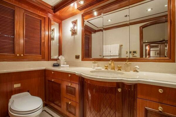 2004 Richmond Yachts 138