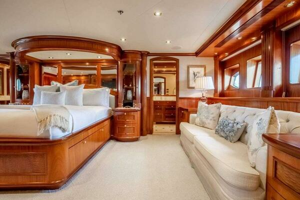 2004 Richmond Yachts 138