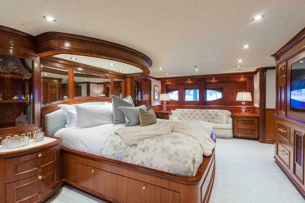 2004 Richmond Yachts 138