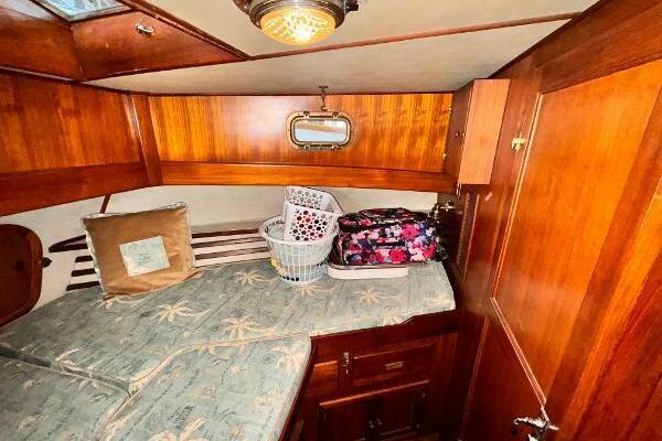 Lady Helen 34ft CHB Yacht For Sale