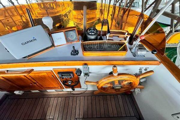 Lady Helen 34ft CHB Yacht For Sale