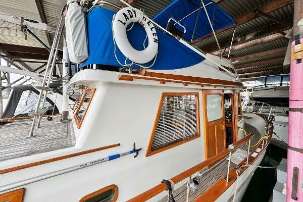 Lady Helen 34ft CHB Yacht For Sale