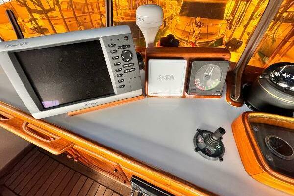 Lady Helen 34ft CHB Yacht For Sale