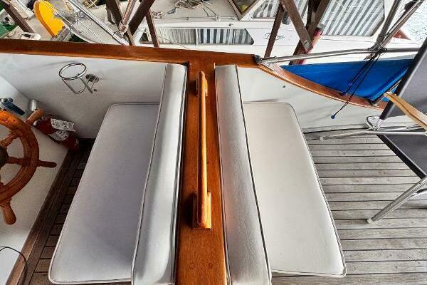 Lady Helen 34ft CHB Yacht For Sale