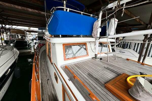 Lady Helen 34ft CHB Yacht For Sale