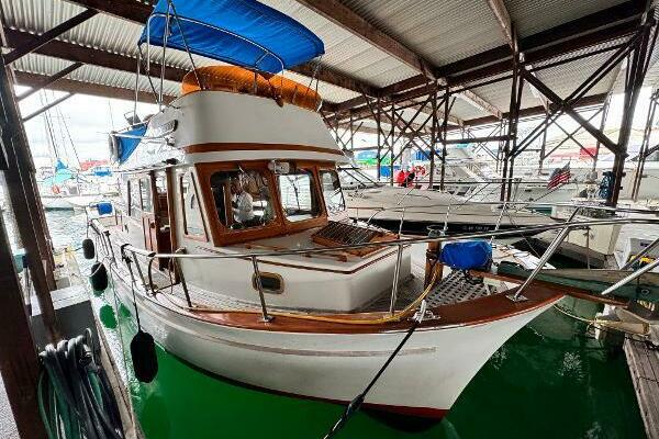 Lady Helen 34ft CHB Yacht For Sale