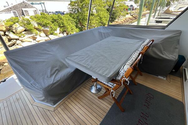 74ft Hatteras Yacht For Sale