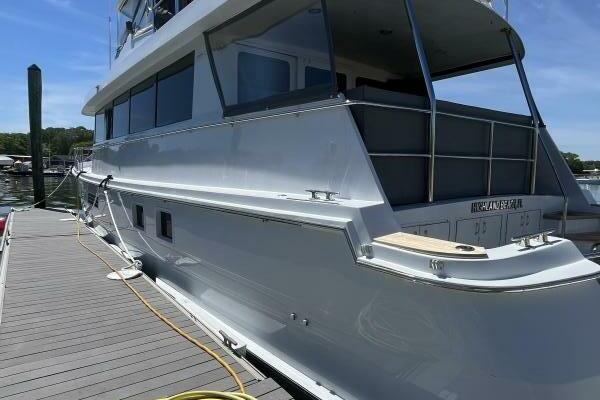 74ft Hatteras Yacht For Sale