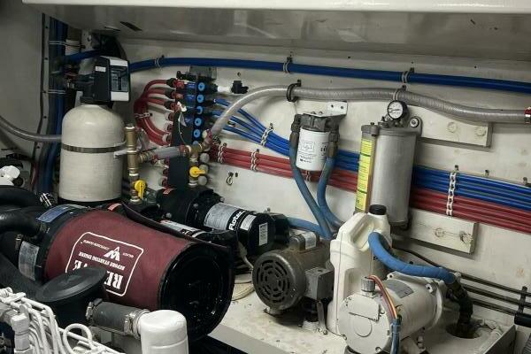 74ft Hatteras Yacht For Sale