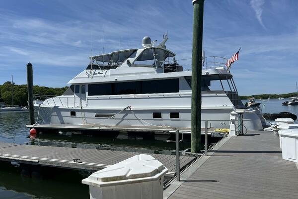 74ft Hatteras Yacht For Sale