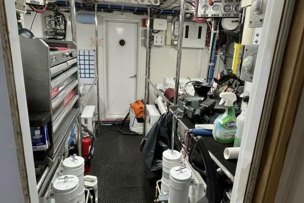 74ft Hatteras Yacht For Sale