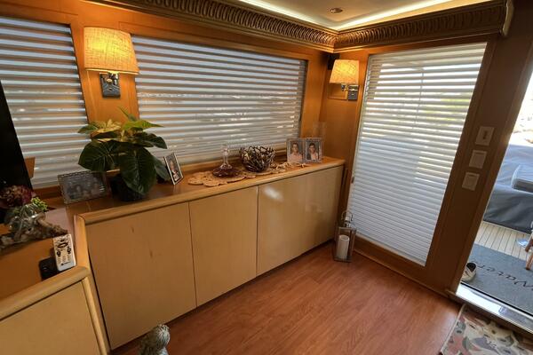 74ft Hatteras Yacht For Sale