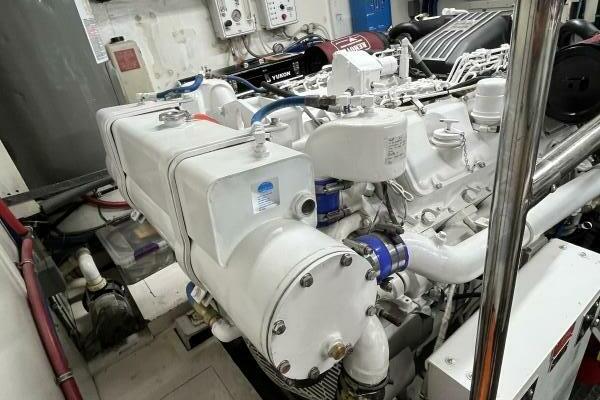 74ft Hatteras Yacht For Sale