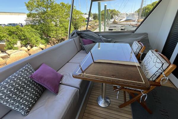 74ft Hatteras Yacht For Sale
