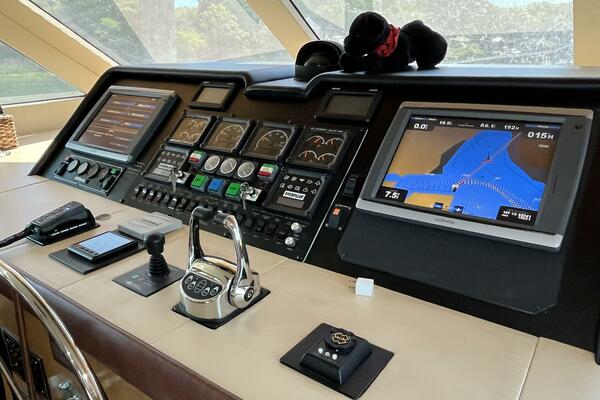 74ft Hatteras Yacht For Sale