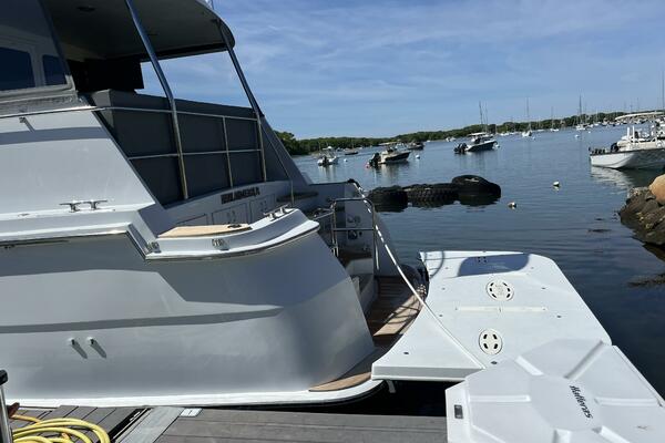 74ft Hatteras Yacht For Sale
