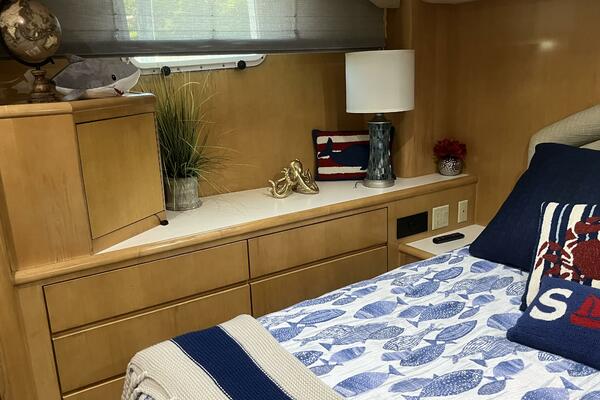 74ft Hatteras Yacht For Sale