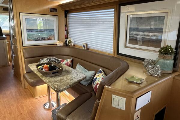 74ft Hatteras Yacht For Sale