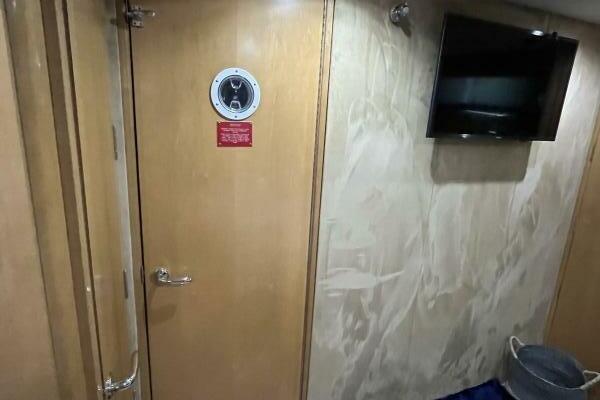 74ft Hatteras Yacht For Sale