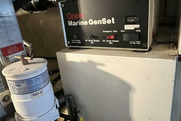 74ft Hatteras Yacht For Sale