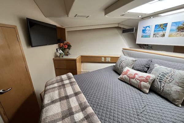 74ft Hatteras Yacht For Sale