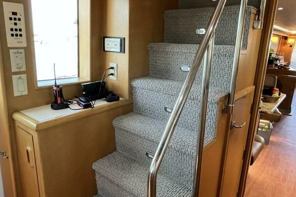 74ft Hatteras Yacht For Sale