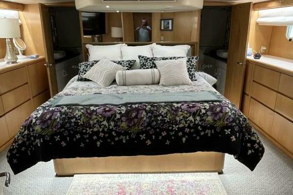 74ft Hatteras Yacht For Sale