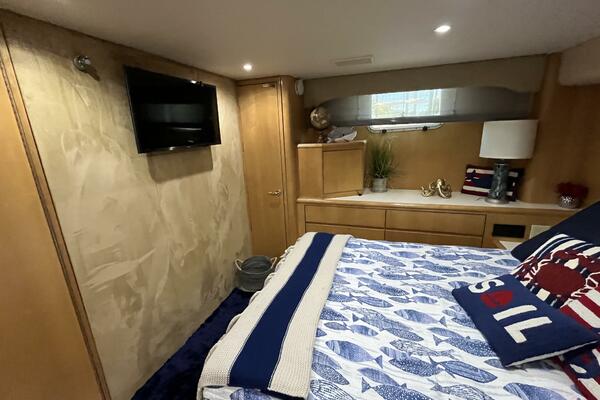 74ft Hatteras Yacht For Sale