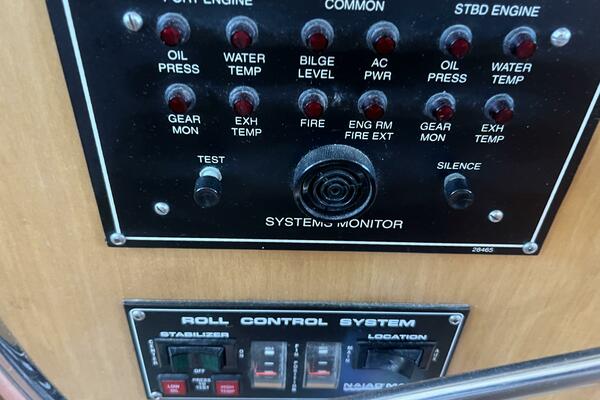 74ft Hatteras Yacht For Sale