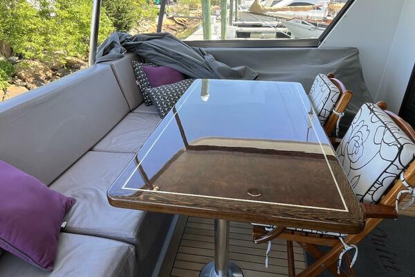 74ft Hatteras Yacht For Sale