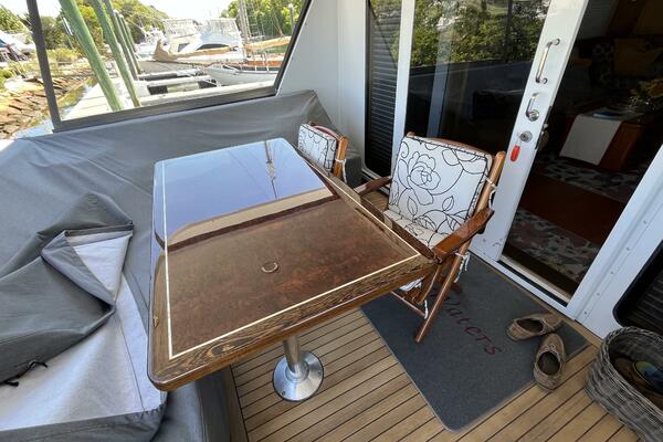 74ft Hatteras Yacht For Sale