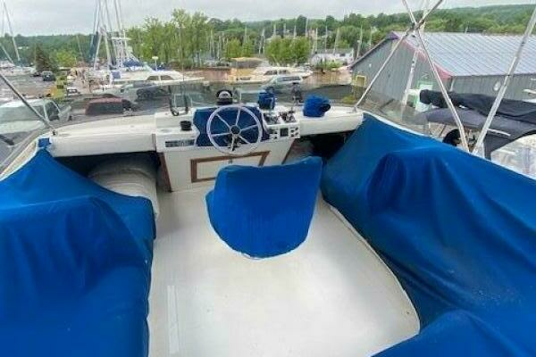 38ft Bayliner Yacht For Sale
