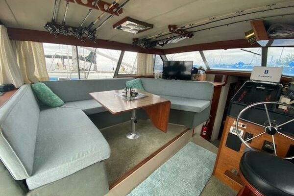 38ft Bayliner Yacht For Sale