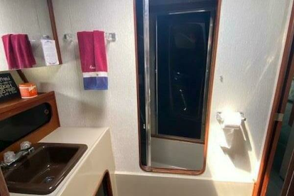 38ft Bayliner Yacht For Sale