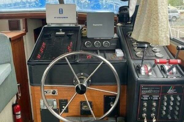 38ft Bayliner Yacht For Sale