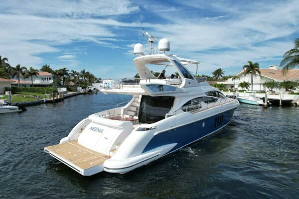 2015 Azimut 64