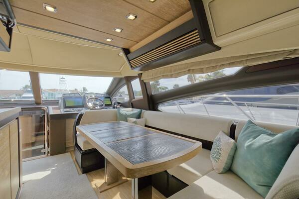 2015 Azimut 64