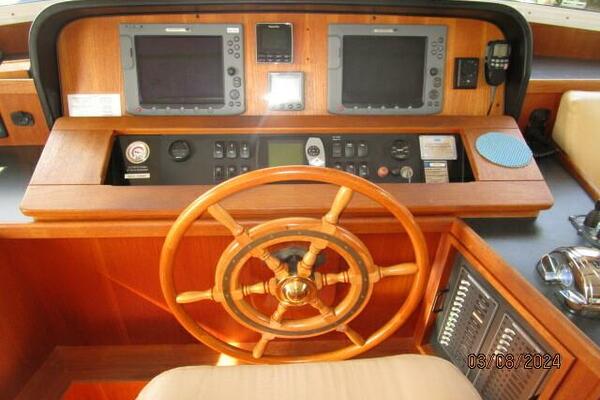 42' Nordic Tug pilothouse helm2