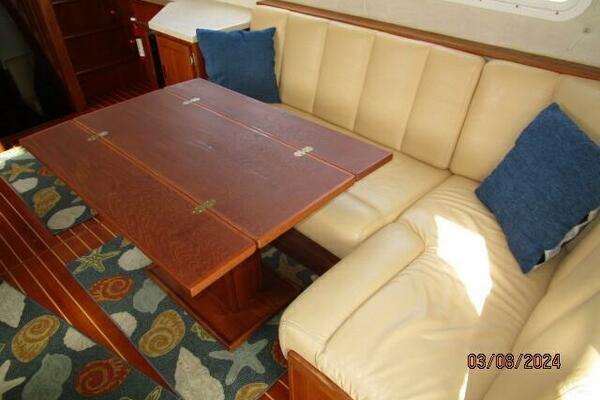 42' Nordic Tug salon table2